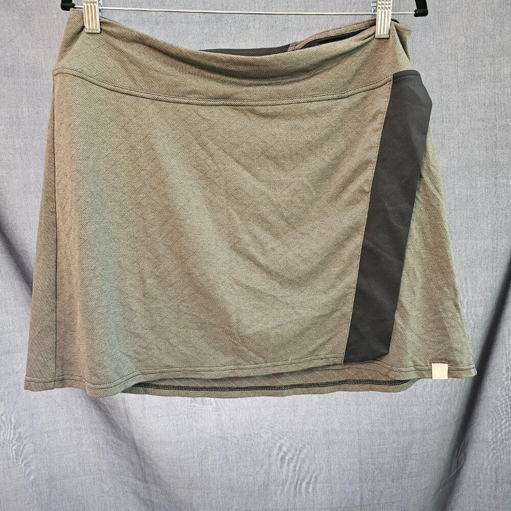 Pearl Izumi sport skirt. NWT. Size XL - Picture 2 of 5